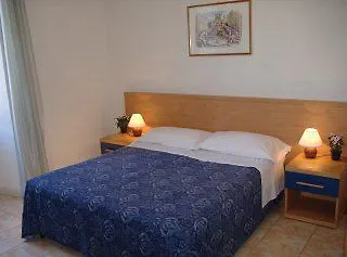 Europa 2* Roma